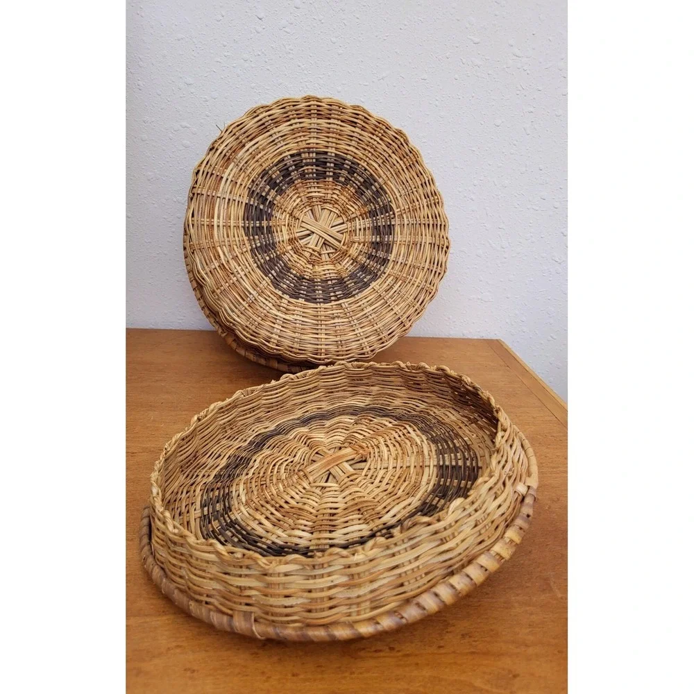 Vintage Handmade Two-tone Lidded‎ Wicker Rattan Basket w/ Handle 3.5